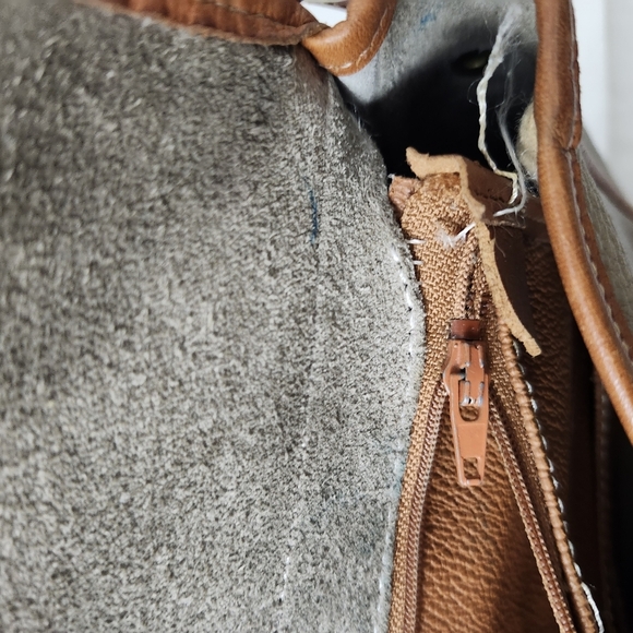 Dooney & Bourke Crossbody Purse - Picture 7 of 16